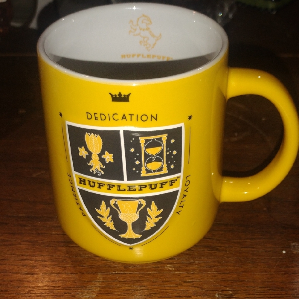 Hufflepuff Yellow Ceramic Mug with Crest - Licensed House Design